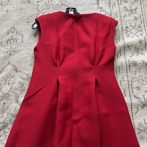 Simple red FENDI dress - Picture 8 of 8